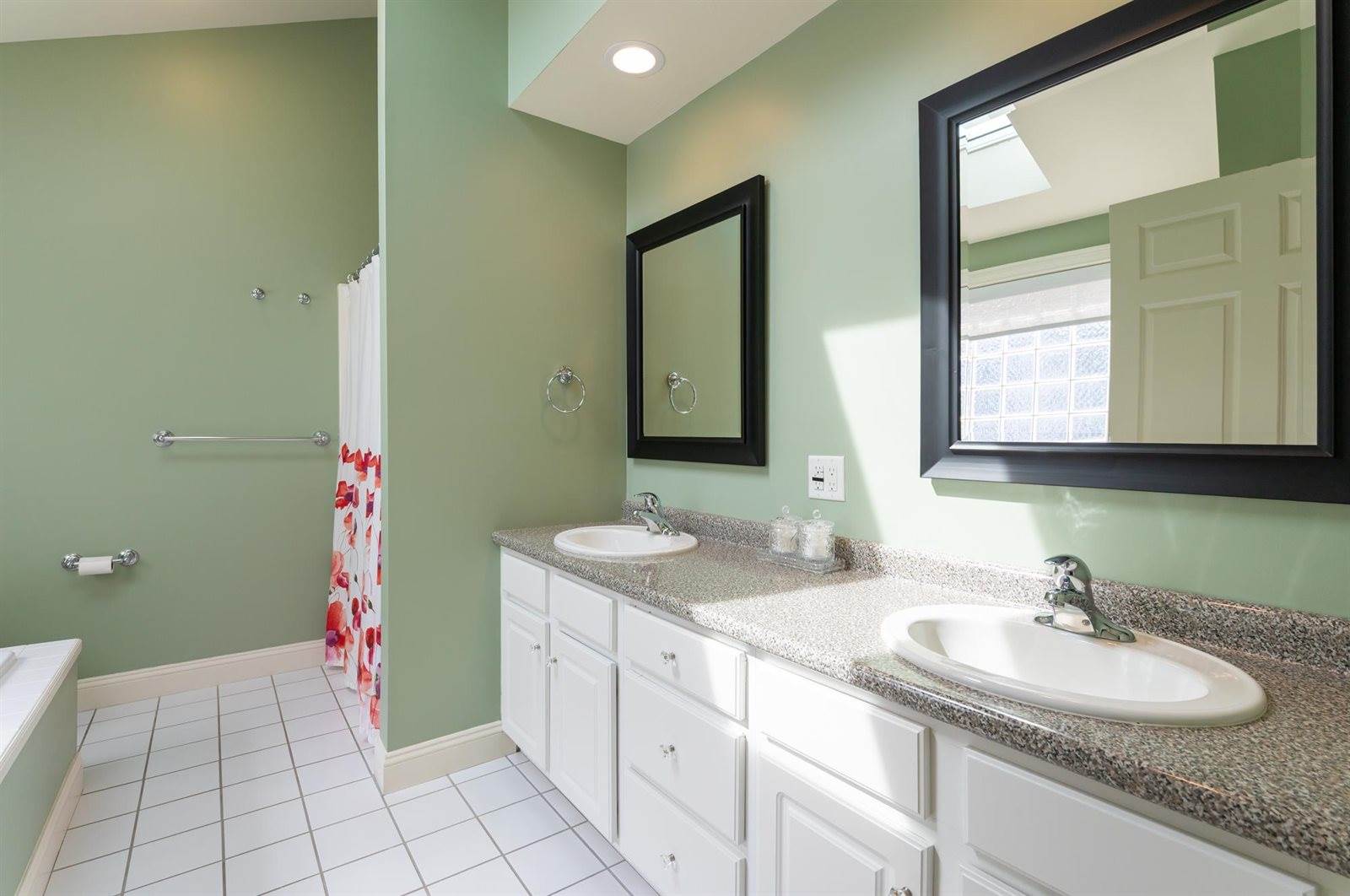 33 Hampton Meadows, Hampton, NH 03842