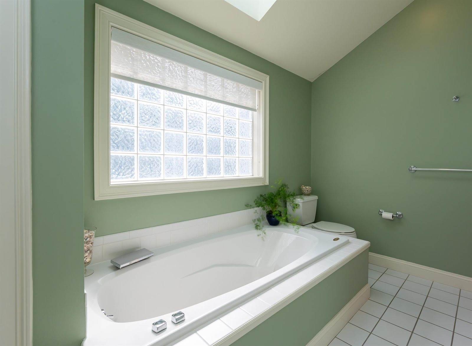 33 Hampton Meadows, Hampton, NH 03842