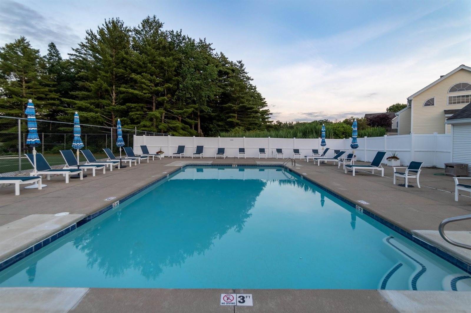 33 Hampton Meadows, Hampton, NH 03842