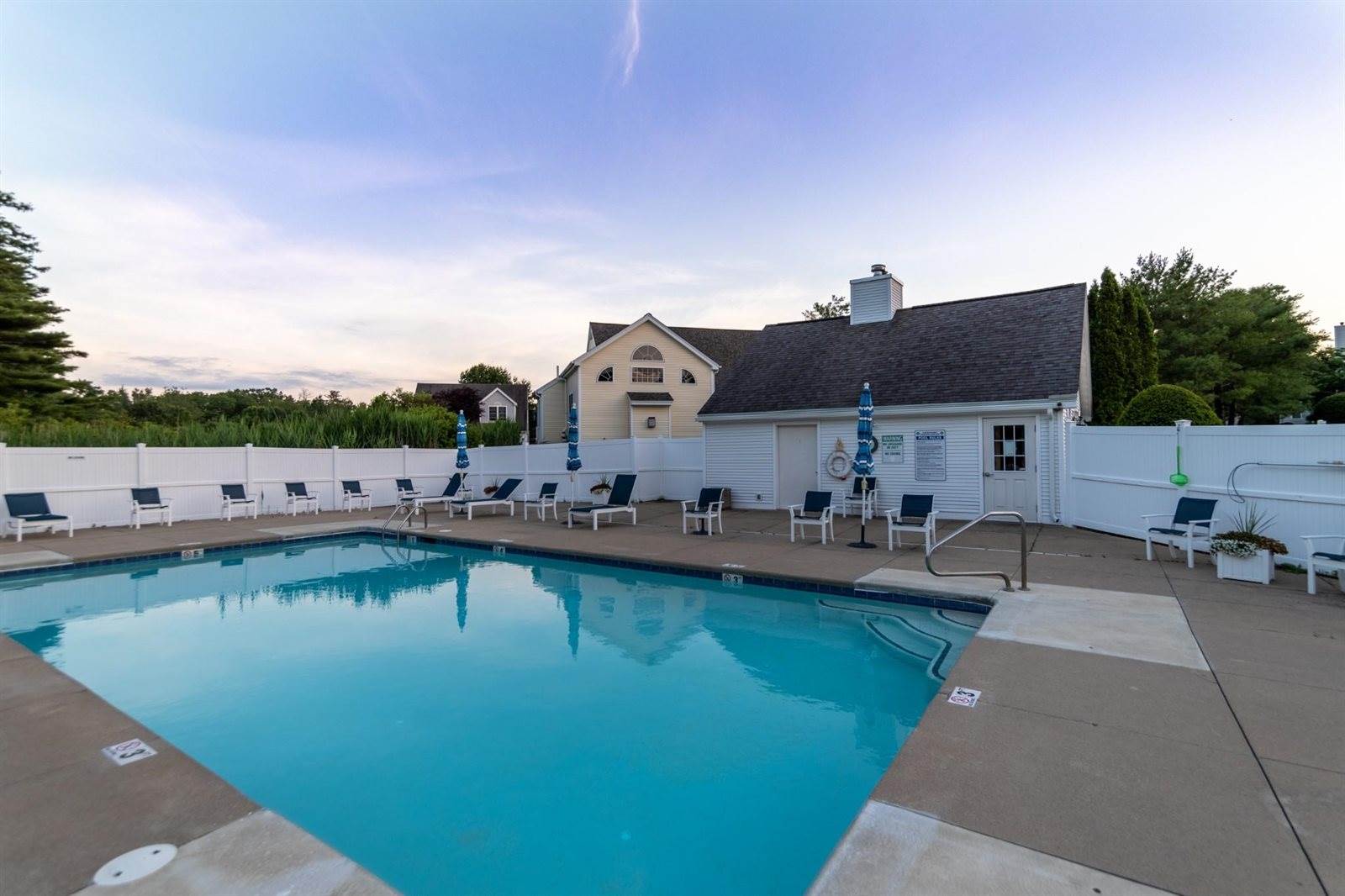 33 Hampton Meadows, Hampton, NH 03842