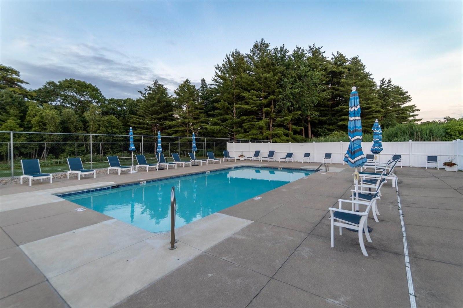 33 Hampton Meadows, Hampton, NH 03842