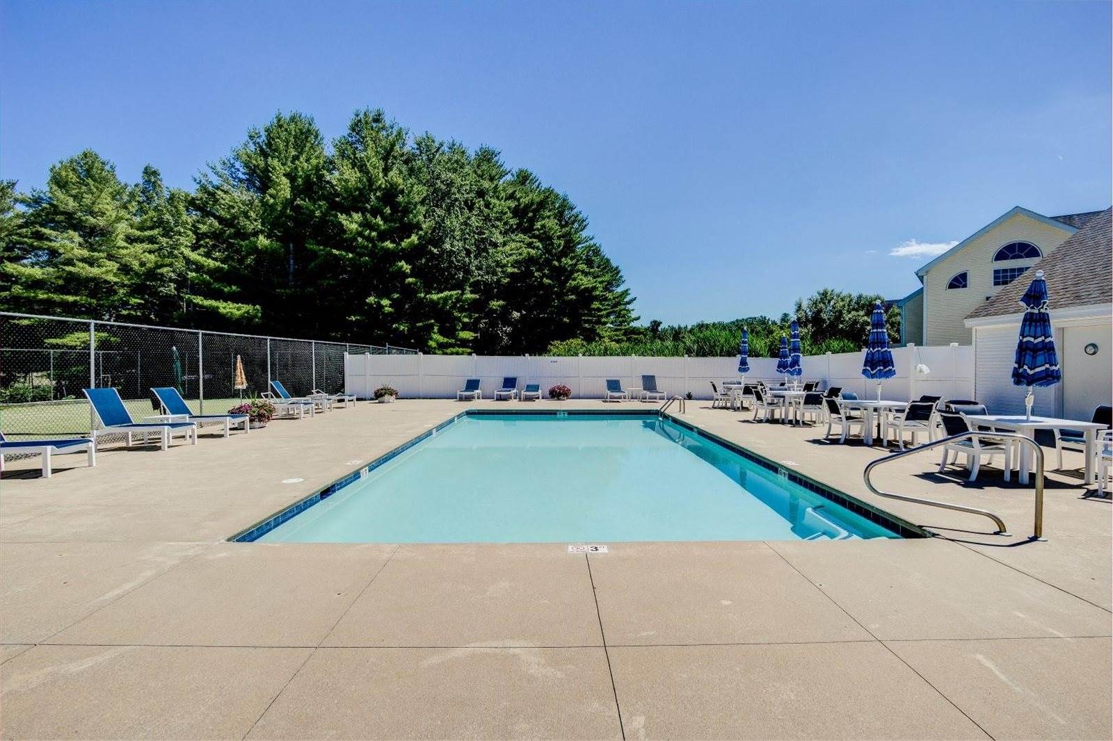 33 Hampton Meadows, Hampton, NH 03842