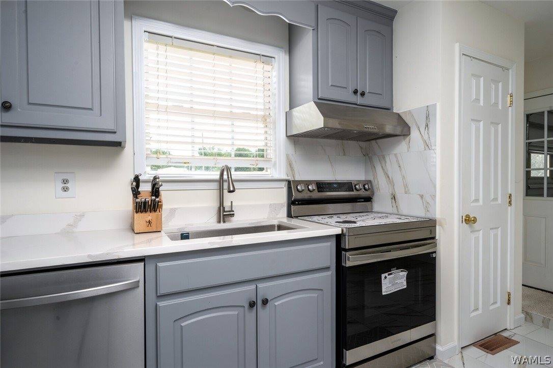 17020 Stonecliff Drive, Northport, AL 35475