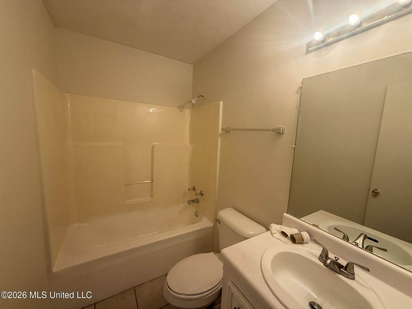 2438 Kingston Avenue, Jackson, MS 39213