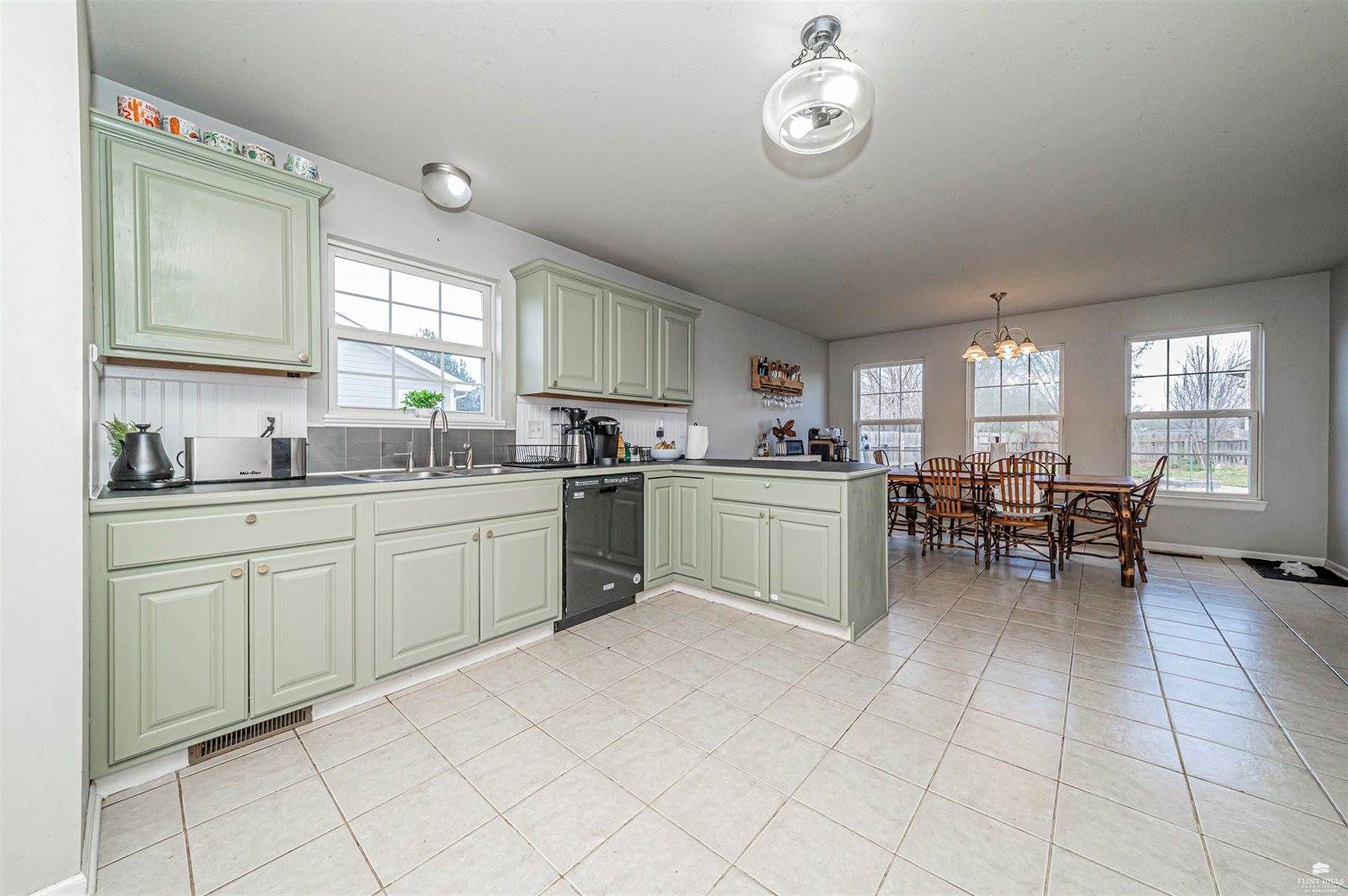 4044 Bald Eagle Drive, Manhattan, KS 66502