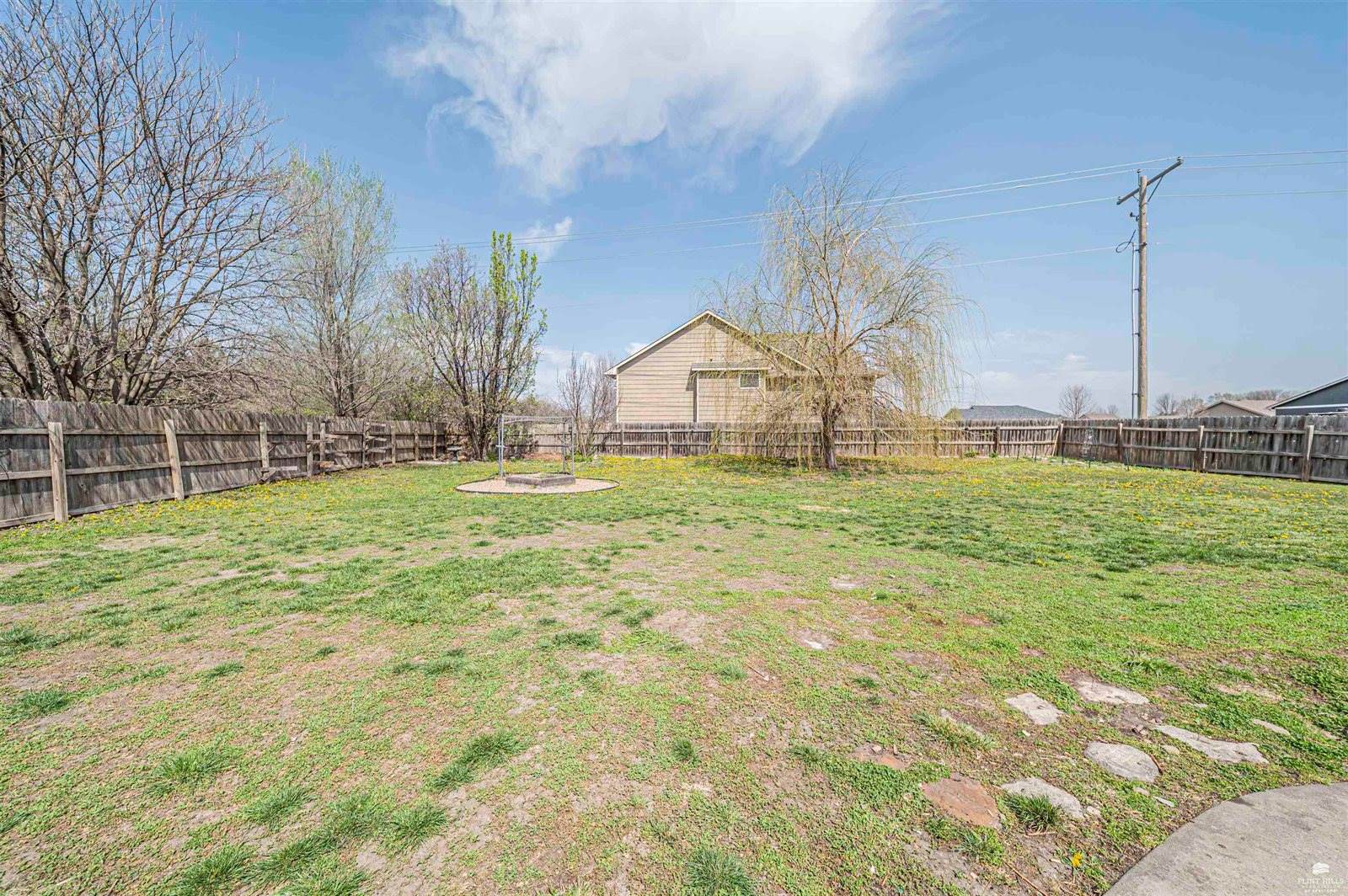 4044 Bald Eagle Drive, Manhattan, KS 66502