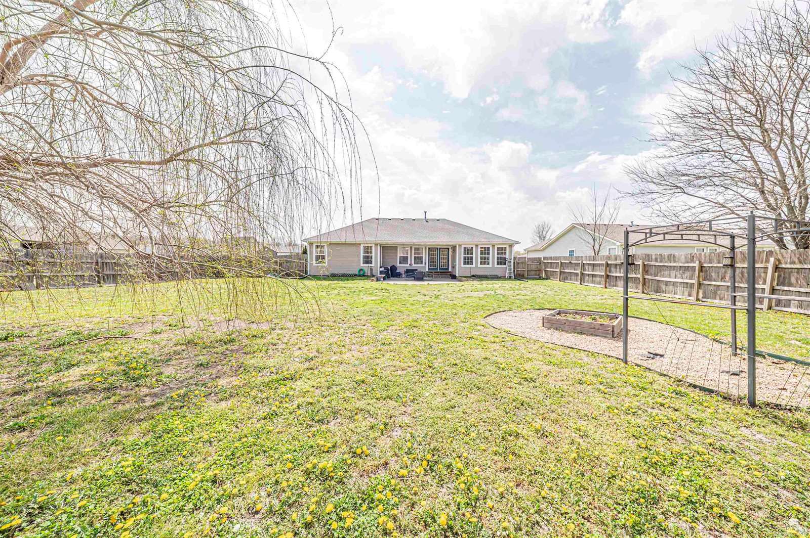 4044 Bald Eagle Drive, Manhattan, KS 66502