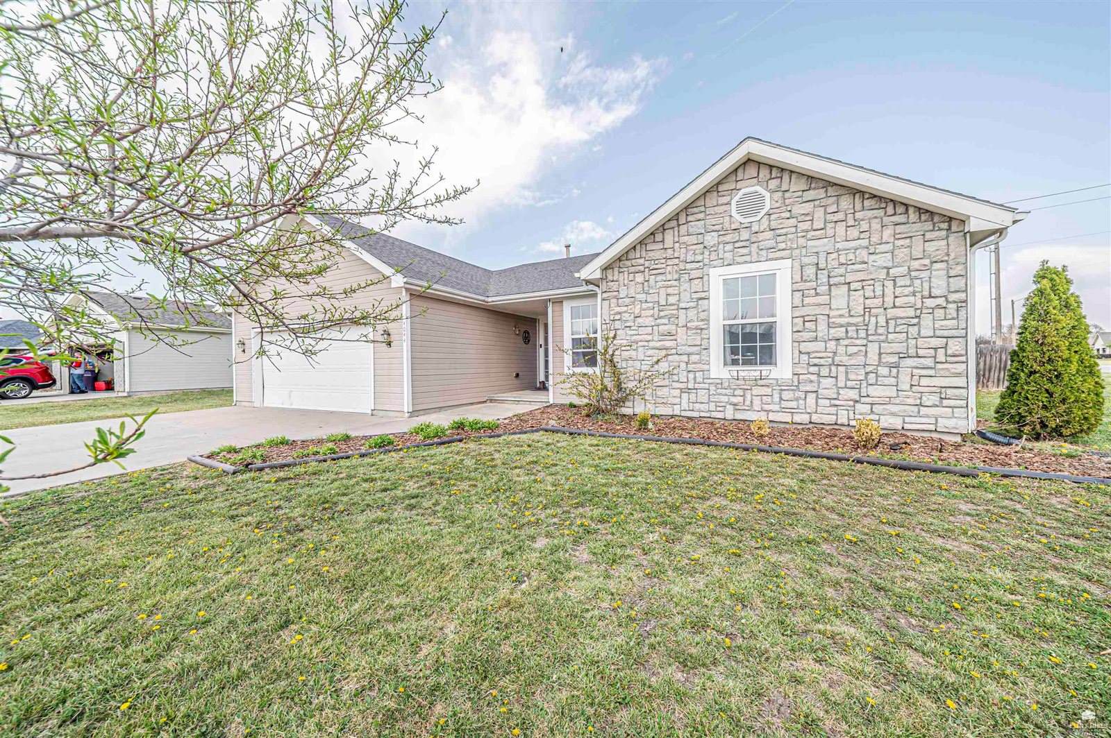 4044 Bald Eagle Drive, Manhattan, KS 66502