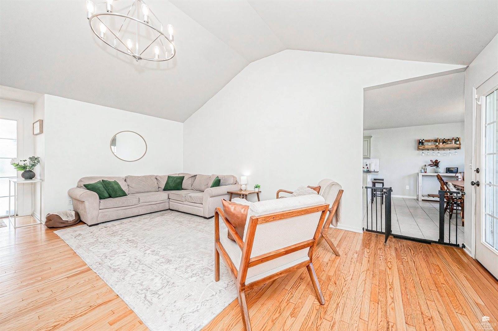 4044 Bald Eagle Drive, Manhattan, KS 66502