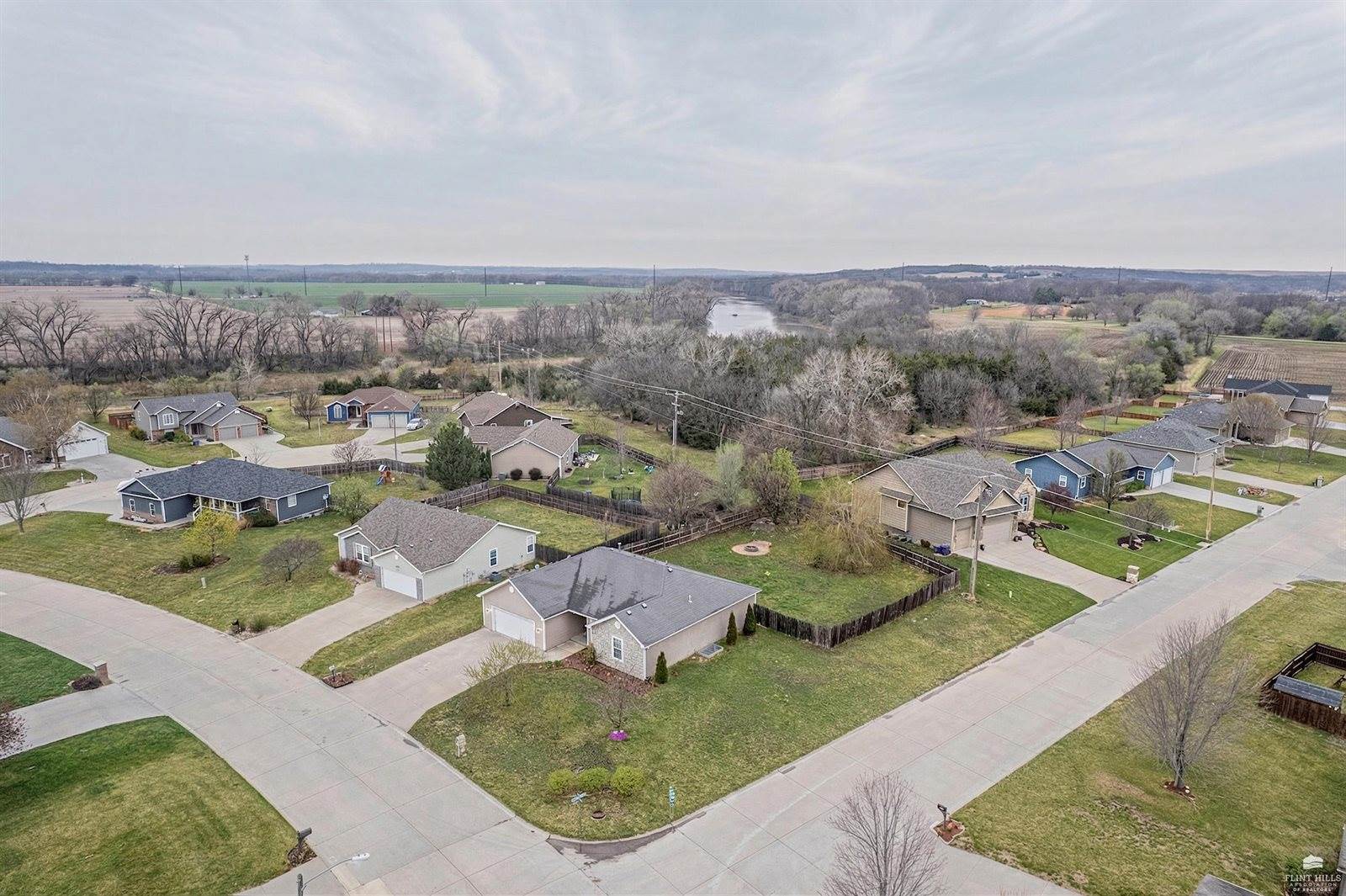4044 Bald Eagle Drive, Manhattan, KS 66502