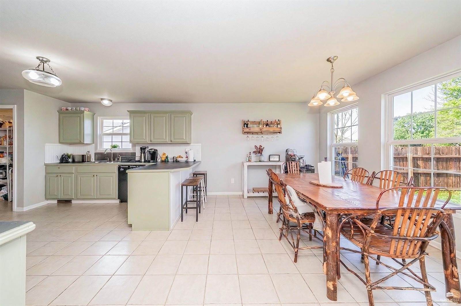 4044 Bald Eagle Drive, Manhattan, KS 66502