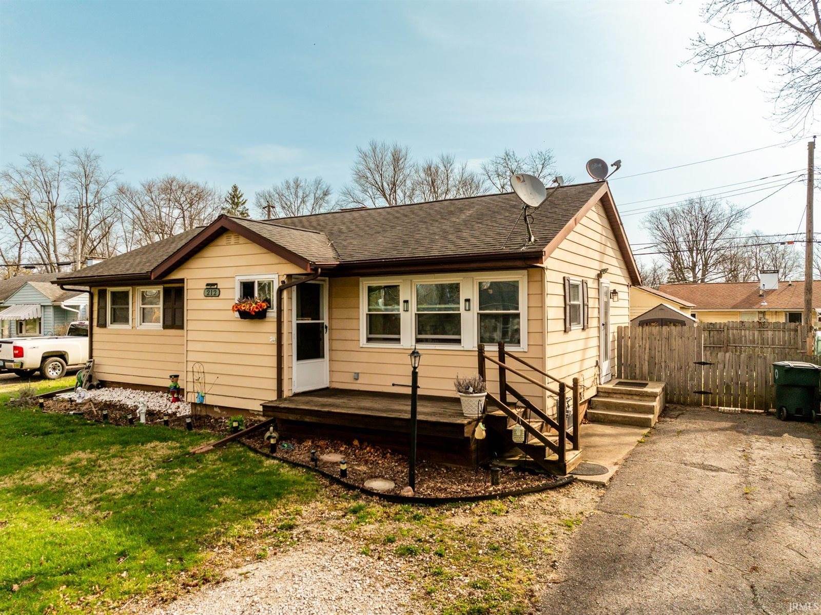 212 N Bittersweet Lane, Muncie, IN 47304