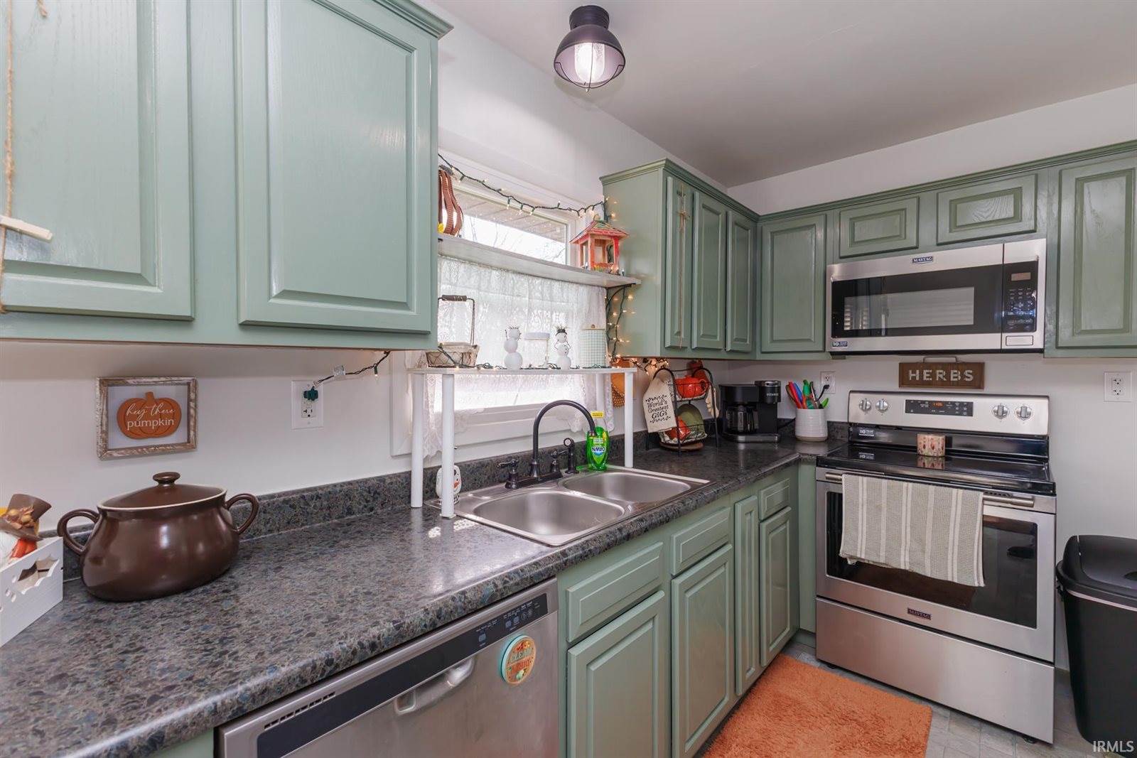 212 N Bittersweet Lane, Muncie, IN 47304