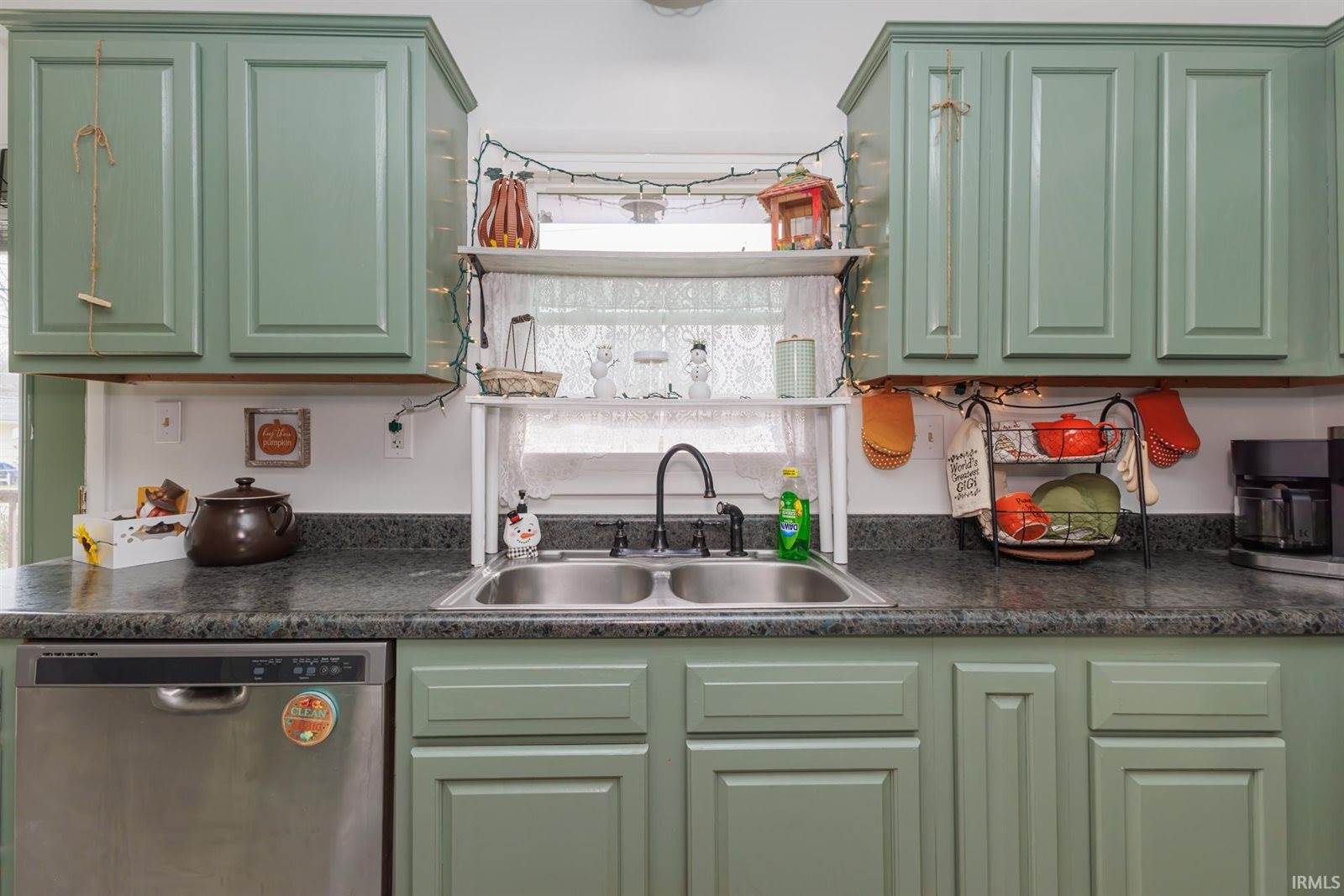 212 N Bittersweet Lane, Muncie, IN 47304