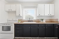 7930 SE Overland St, Milwaukie, OR 97222