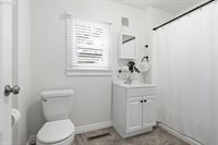 7930 SE Overland St, Milwaukie, OR 97222