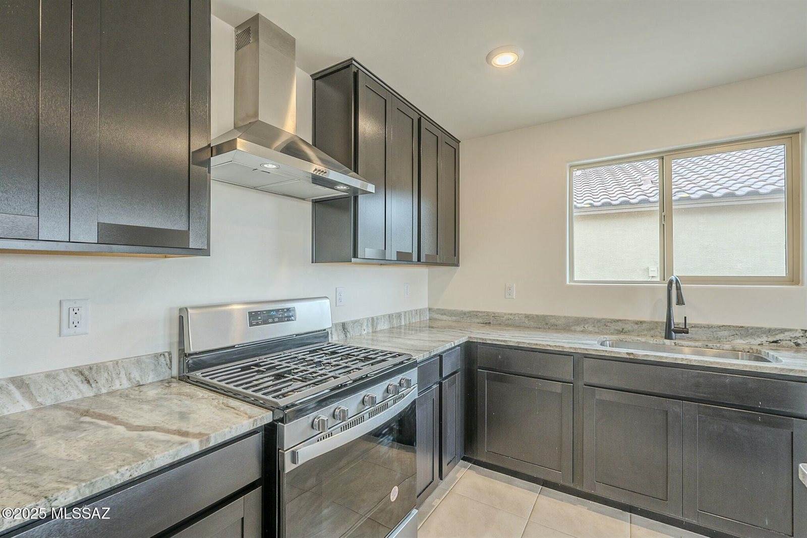 6575 West Camino Pizarro, Tucson, AZ 85757