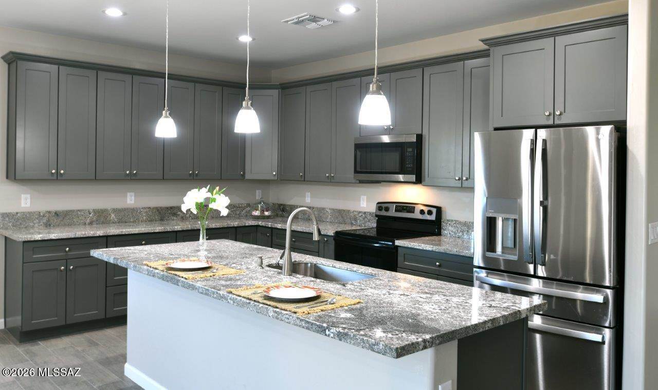 1091 North Vail View Road, Vail, AZ 85641