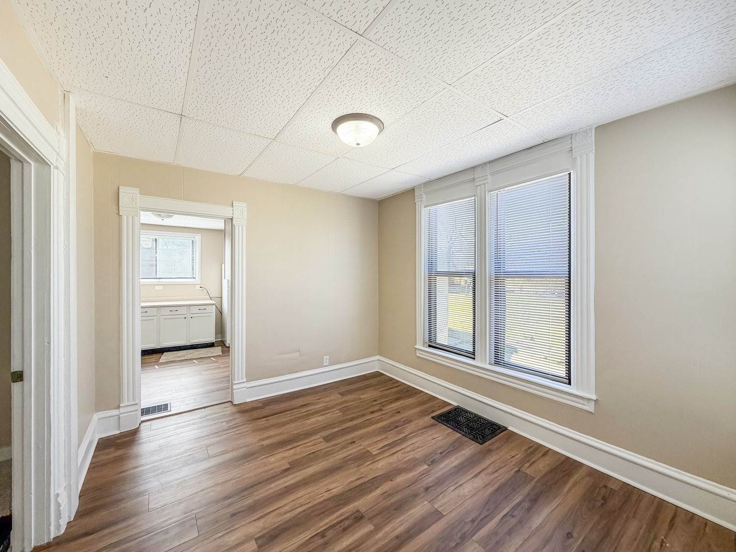 407 East Winneshiek Street, Freeport, IL 61032