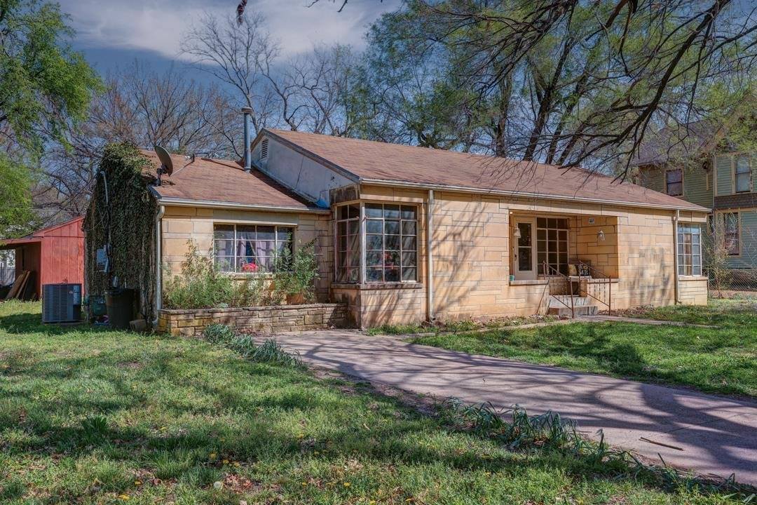1010 Menor St, Winfield, KS 67156