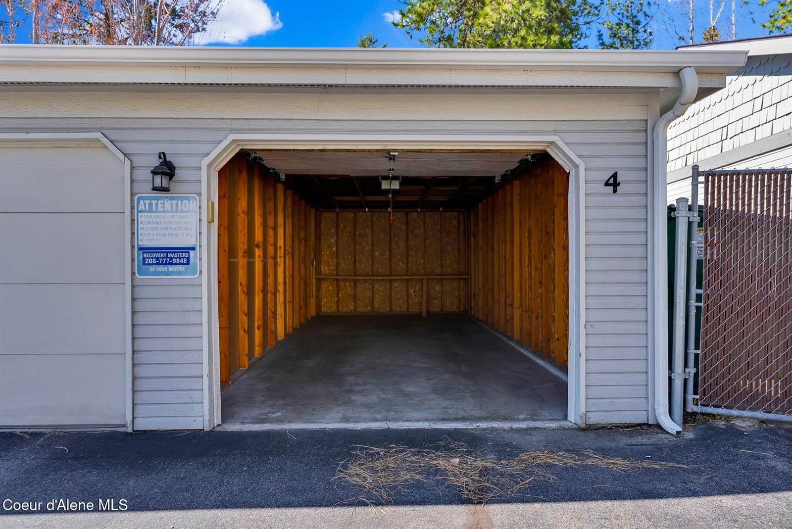 8233 North Ridgewood Dr, Hayden, ID 83835