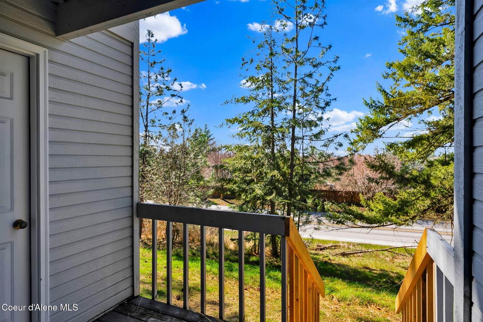 8233 North Ridgewood Dr, Hayden, ID 83835