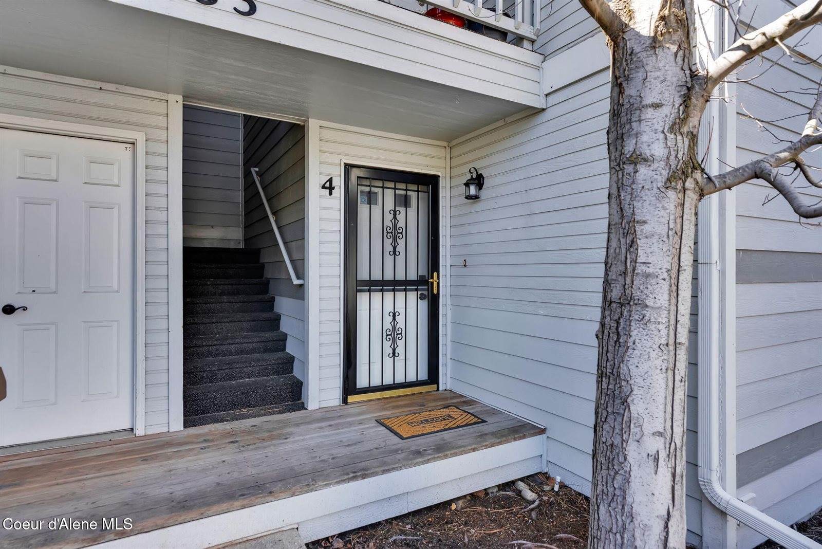 8233 North Ridgewood Dr, Hayden, ID 83835