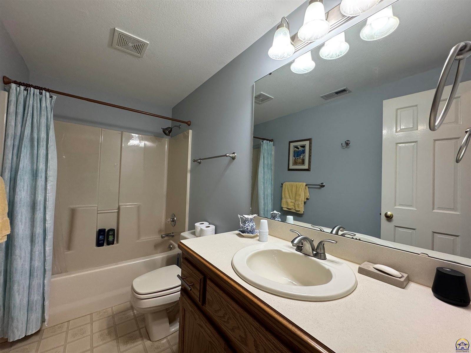 5445 NW Brickyard RD, Topeka, KS 66618