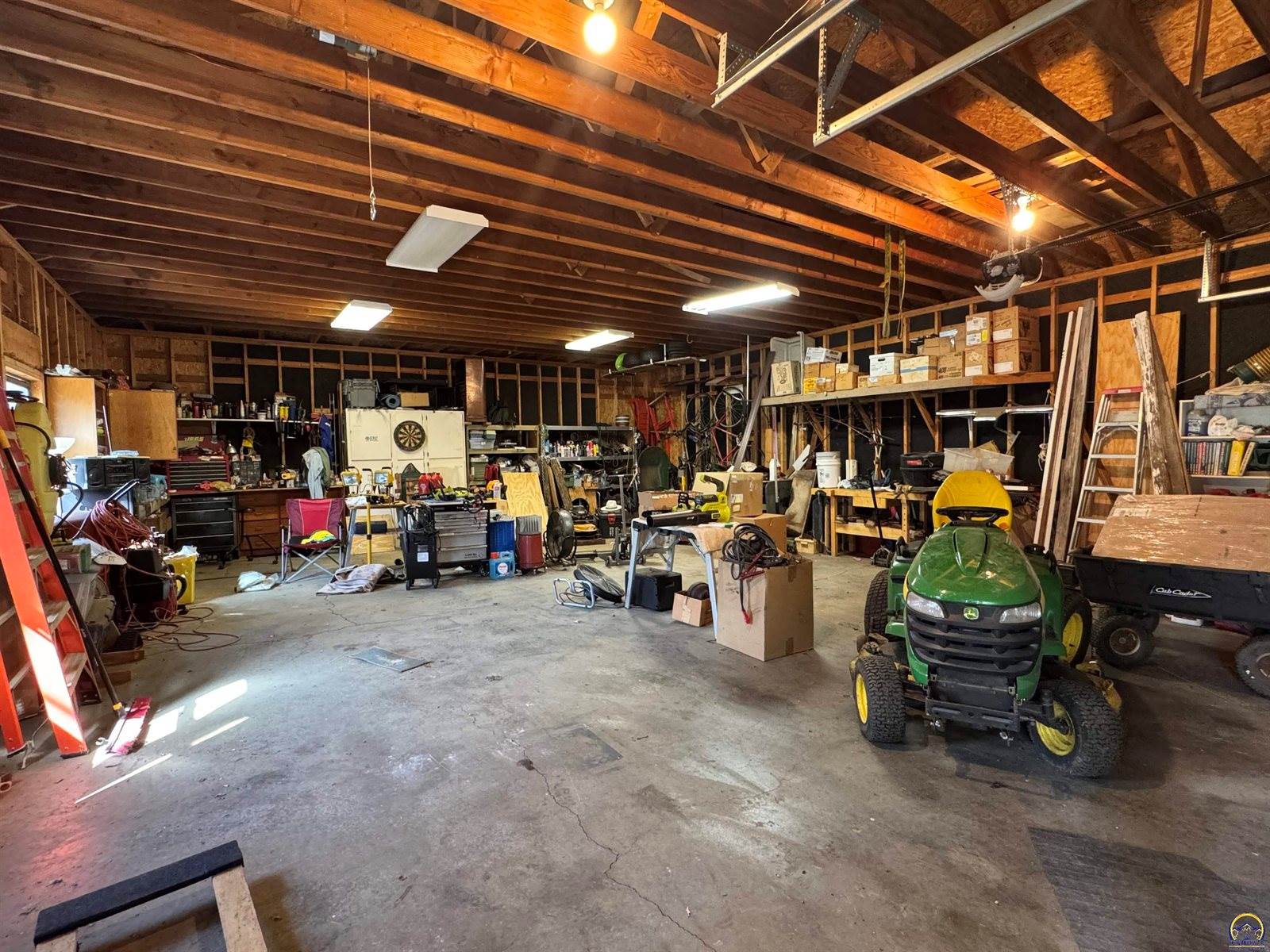 5445 NW Brickyard RD, Topeka, KS 66618