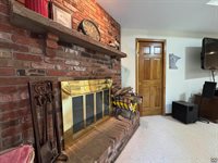 5445 NW Brickyard RD, Topeka, KS 66618