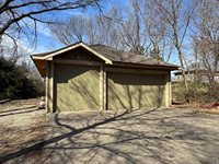 5445 NW Brickyard RD, Topeka, KS 66618