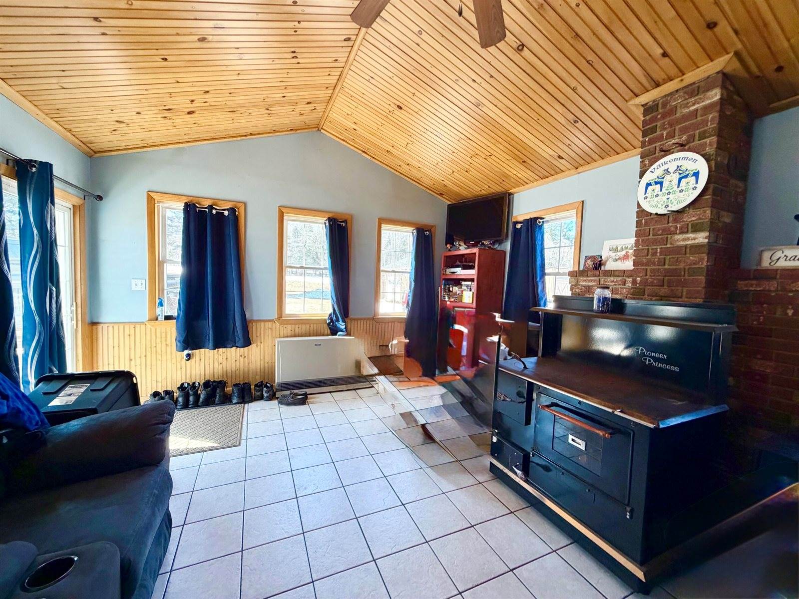 664 Frenchville Road, Ashland, ME 04732