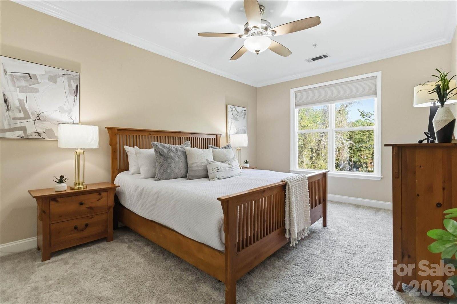 1000 East Woodlawn Road, Charlotte, NC 28209