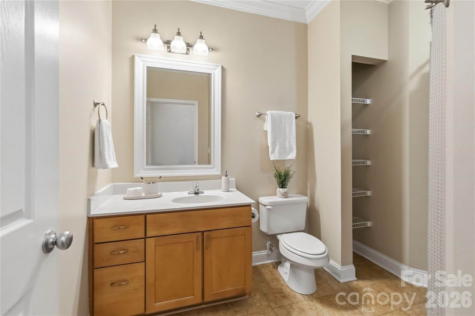 1000 East Woodlawn Road, Charlotte, NC 28209