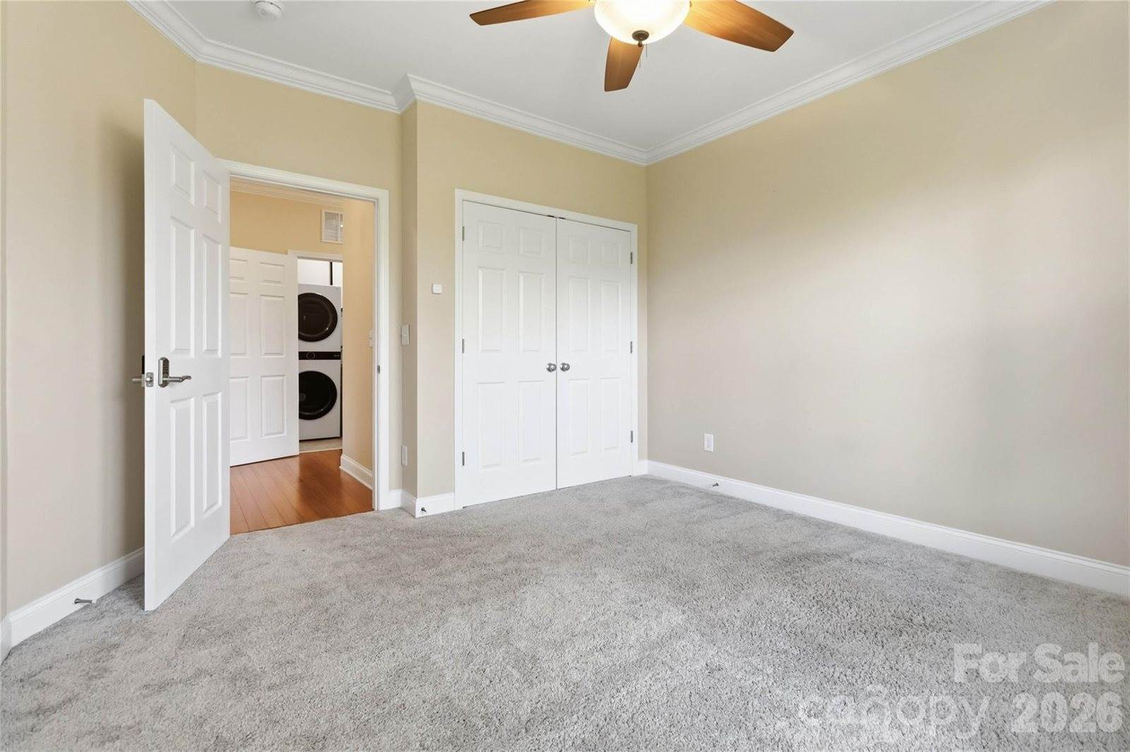 1000 East Woodlawn Road, Charlotte, NC 28209