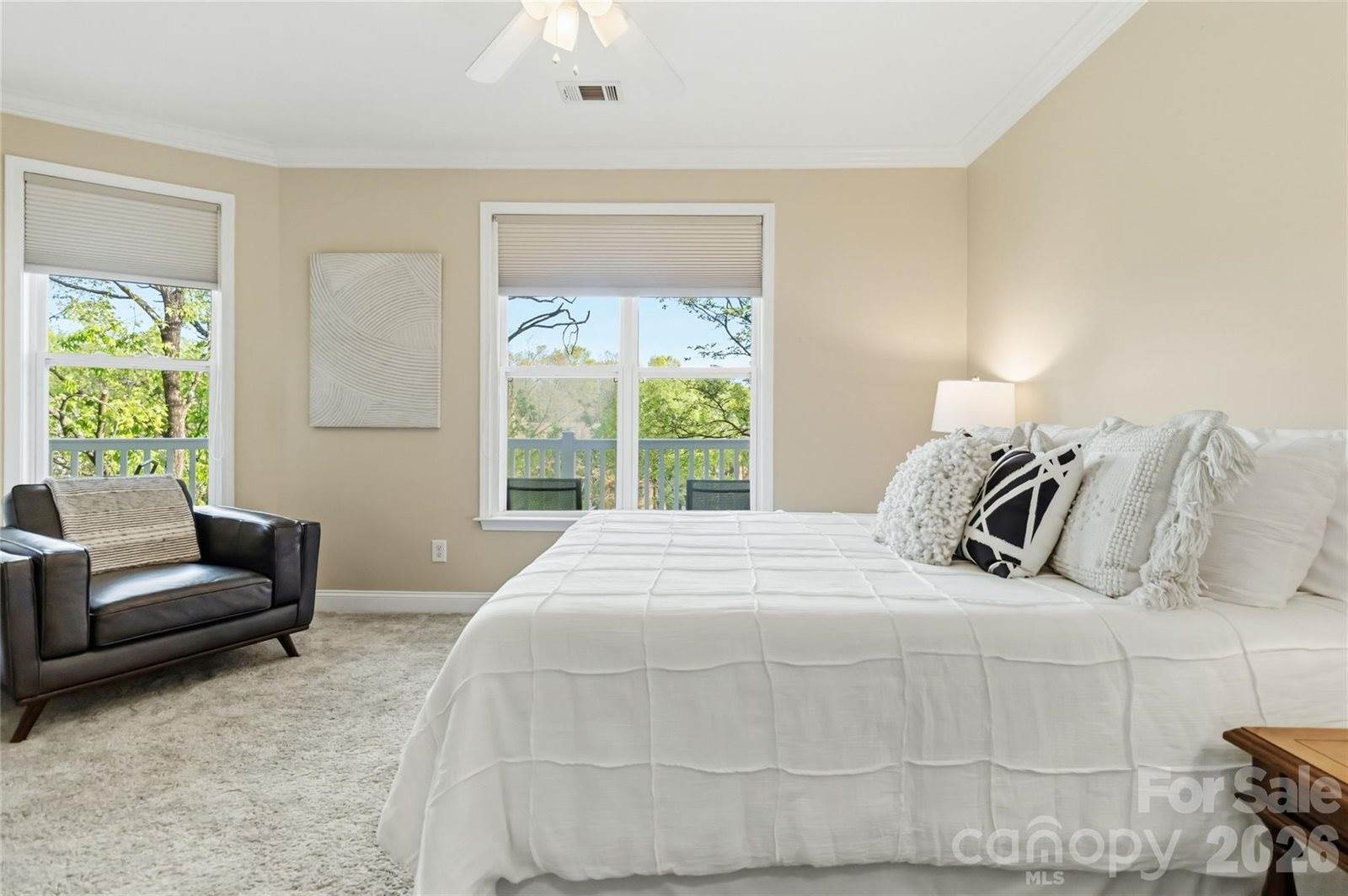 1000 East Woodlawn Road, Charlotte, NC 28209