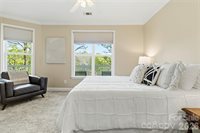 1000 East Woodlawn Road, Charlotte, NC 28209