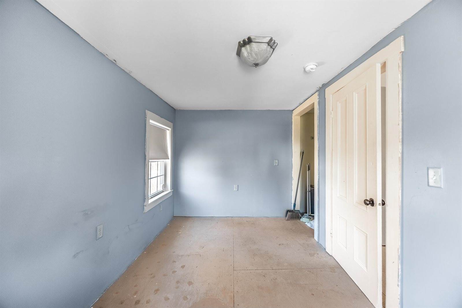 36 Northern Avenue, Hampden, ME 04444