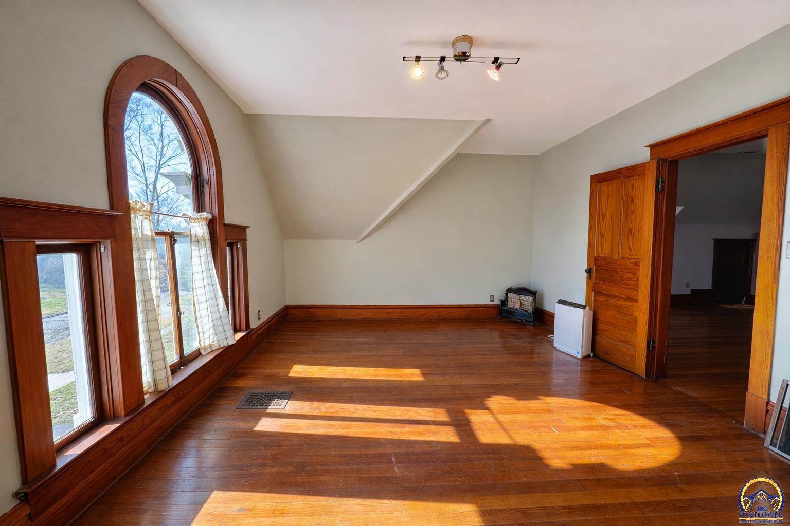 829 SW Buchanan ST, Topeka, KS 66606