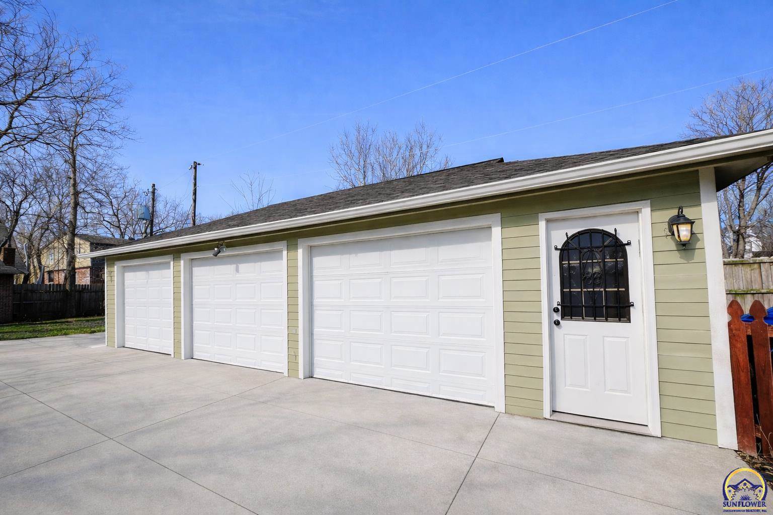 829 SW Buchanan ST, Topeka, KS 66606