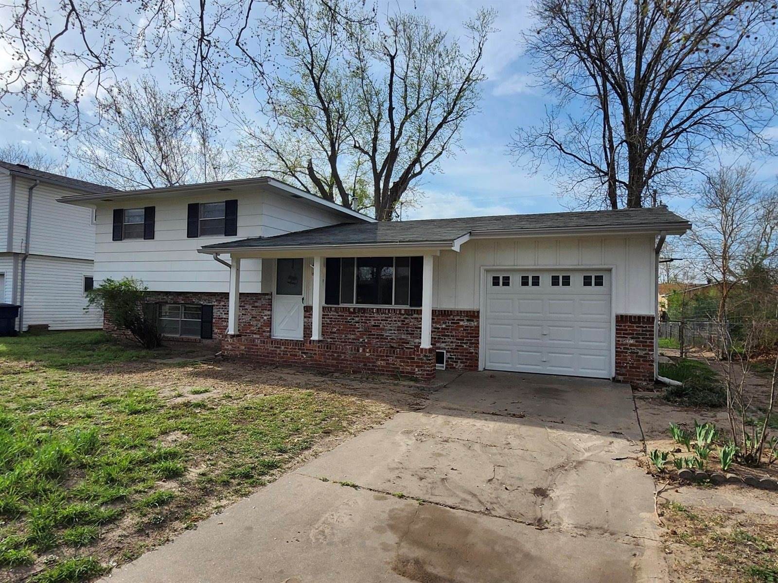1931 East 50th St S, Wichita, KS 67216