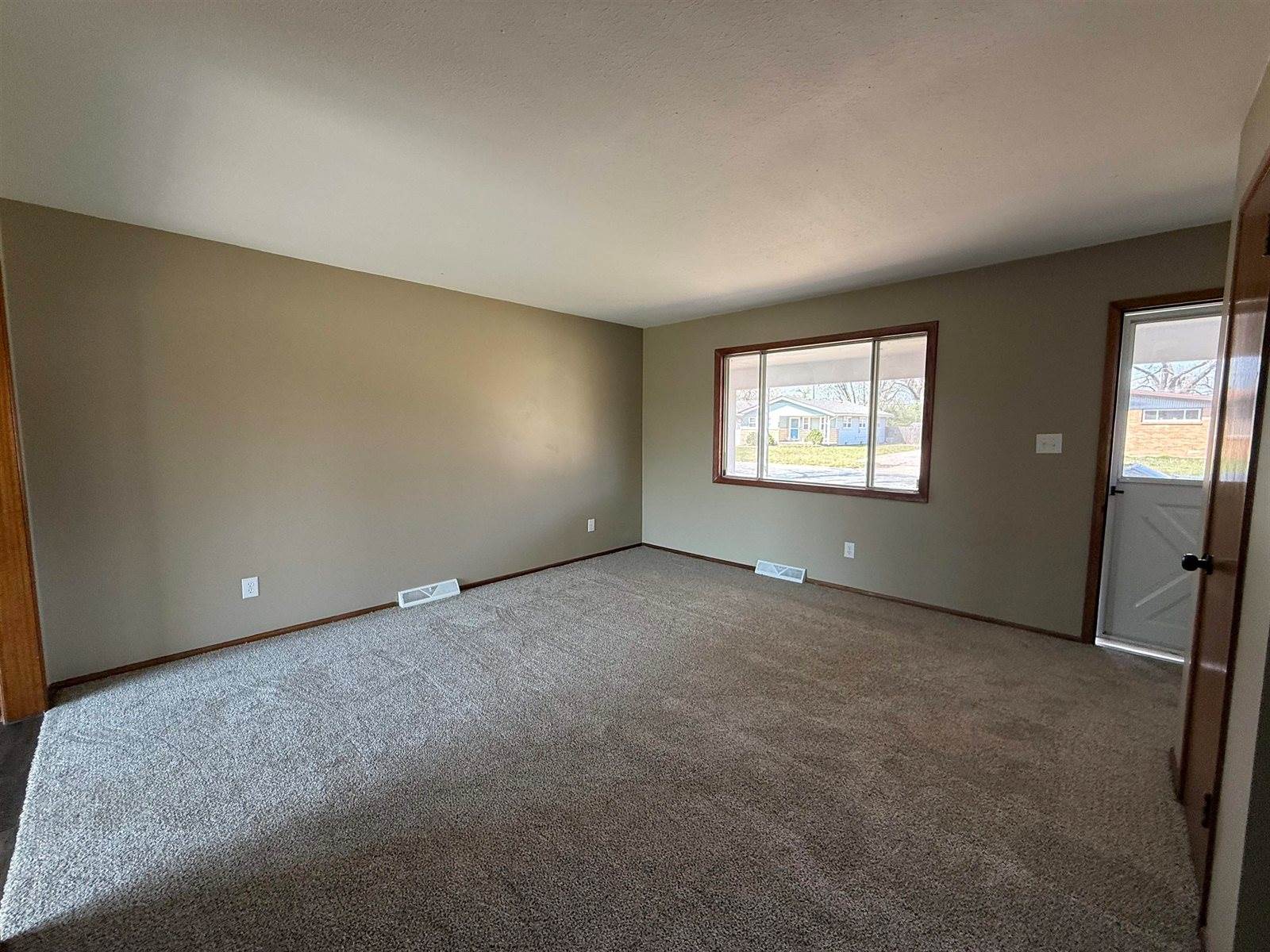 1931 East 50th St S, Wichita, KS 67216