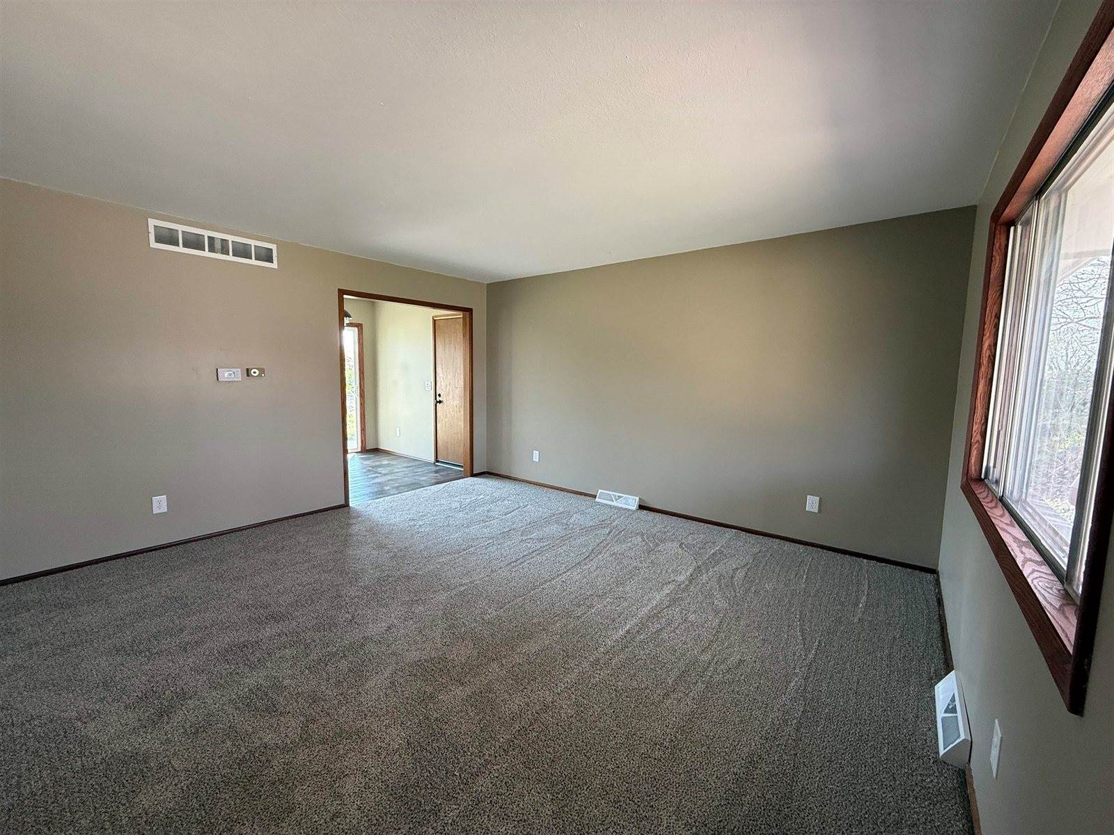 1931 East 50th St S, Wichita, KS 67216