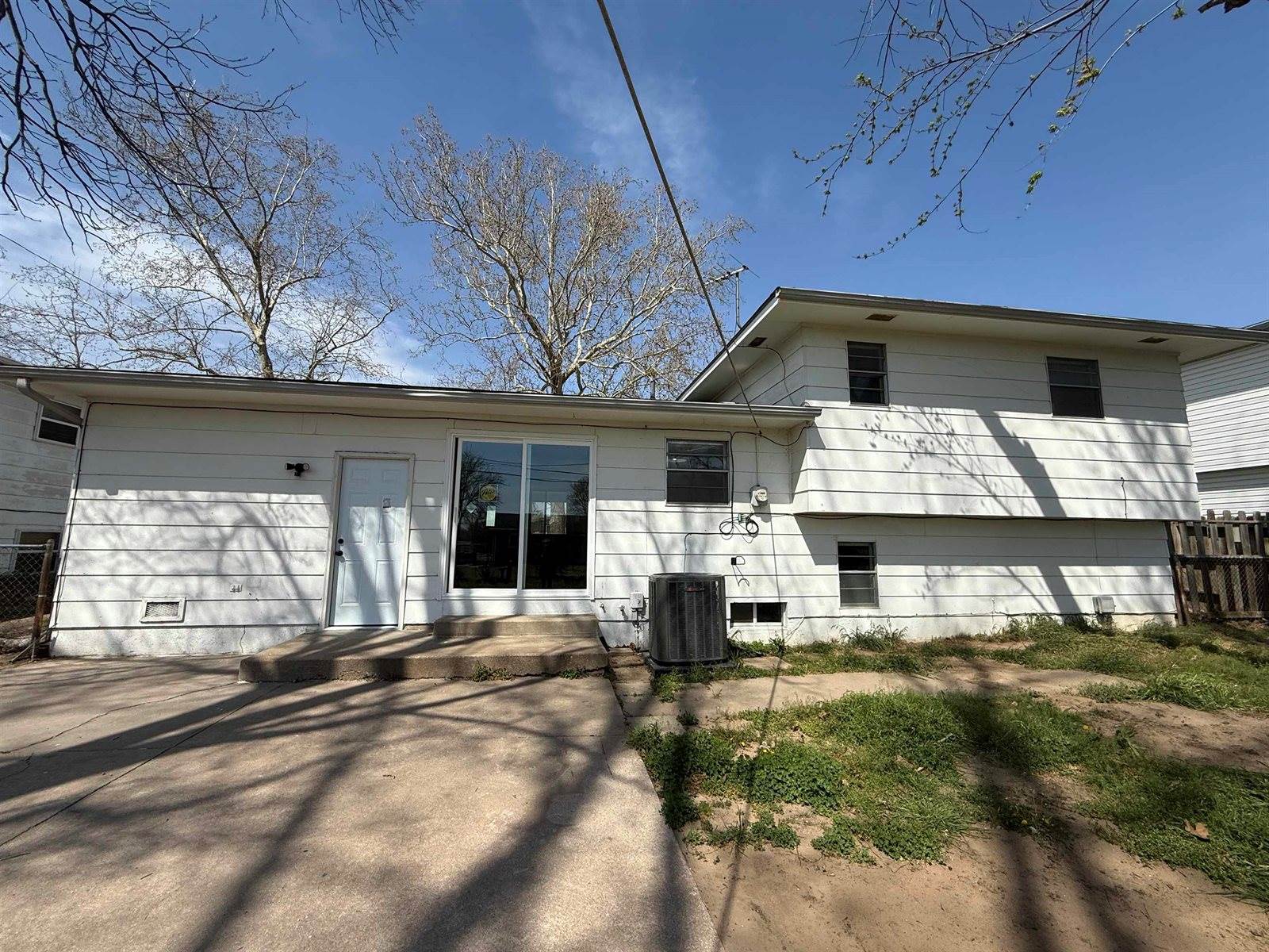 1931 East 50th St S, Wichita, KS 67216