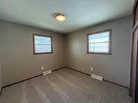 1931 East 50th St S, Wichita, KS 67216