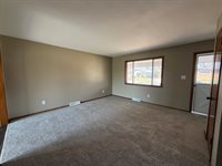 1931 East 50th St S, Wichita, KS 67216