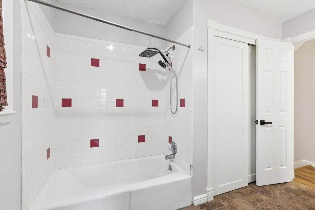 506 South Adams Street, Raymore, MO 64083