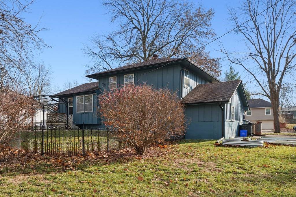 506 South Adams Street, Raymore, MO 64083