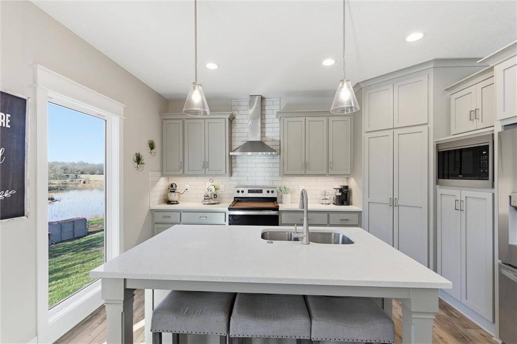 308 East Oak Street, Lone Jack, MO 64070