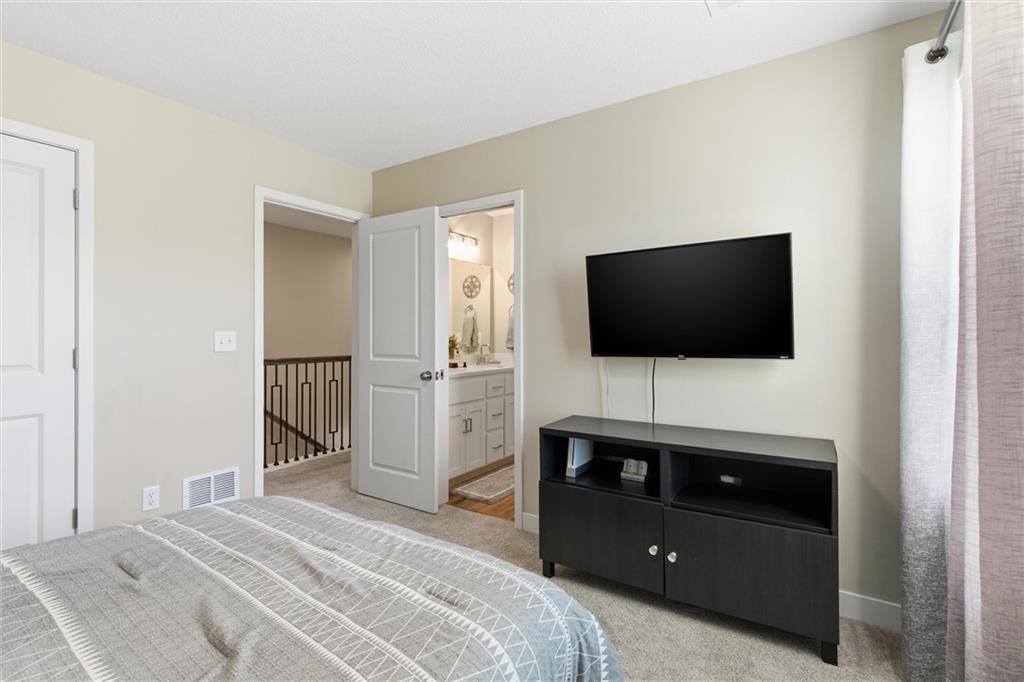 308 East Oak Street, Lone Jack, MO 64070